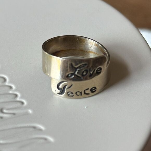 “Love Peace” Engraved Wrap Around Ring! - Picture 2 of 7
